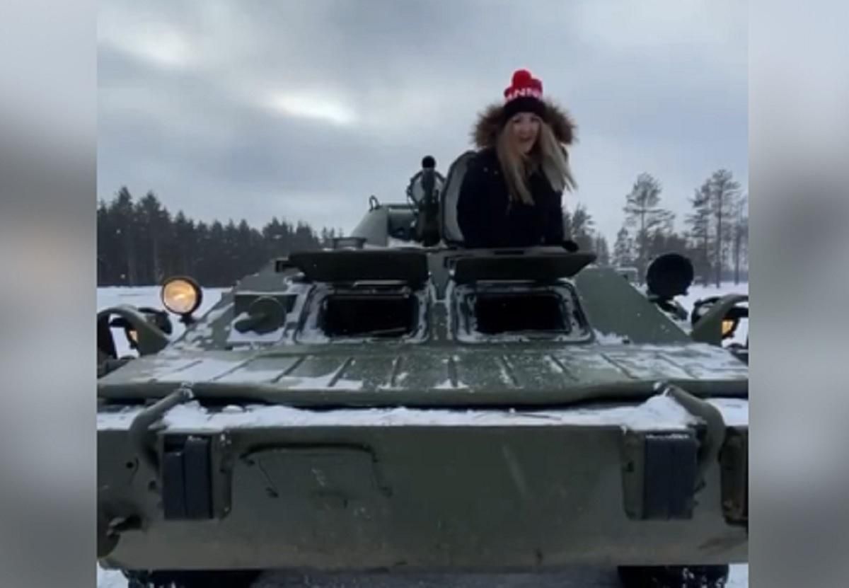 Как завести российский БТР: украинские девушки проводят инструктаж Как завести российский БТР: украинские девушки проводят инструктаж