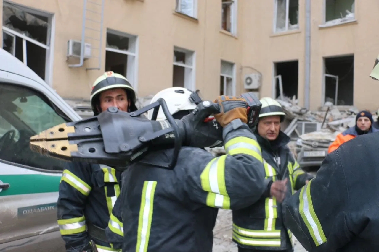 Внаслідок авіаудару окупантів по Харкову загинуло 8 осіб