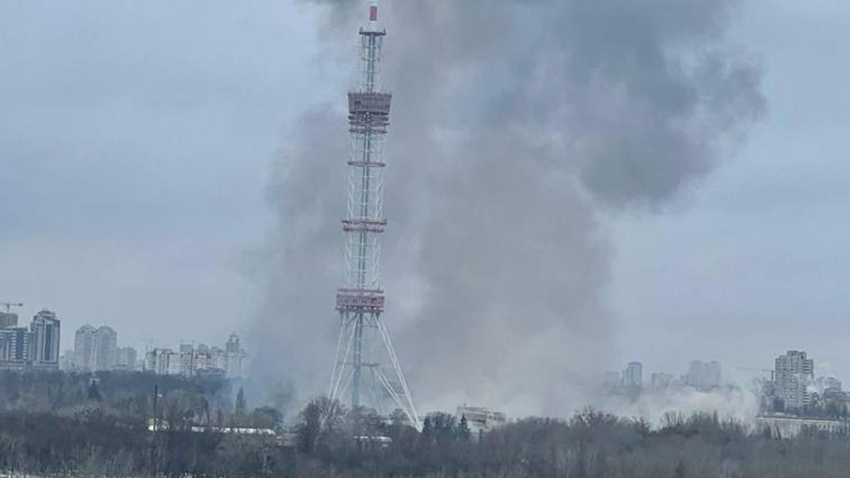 Наслідки обстрілів Харківського авіазаводу: попередньо – є загиблі та поранені - 24 Канал