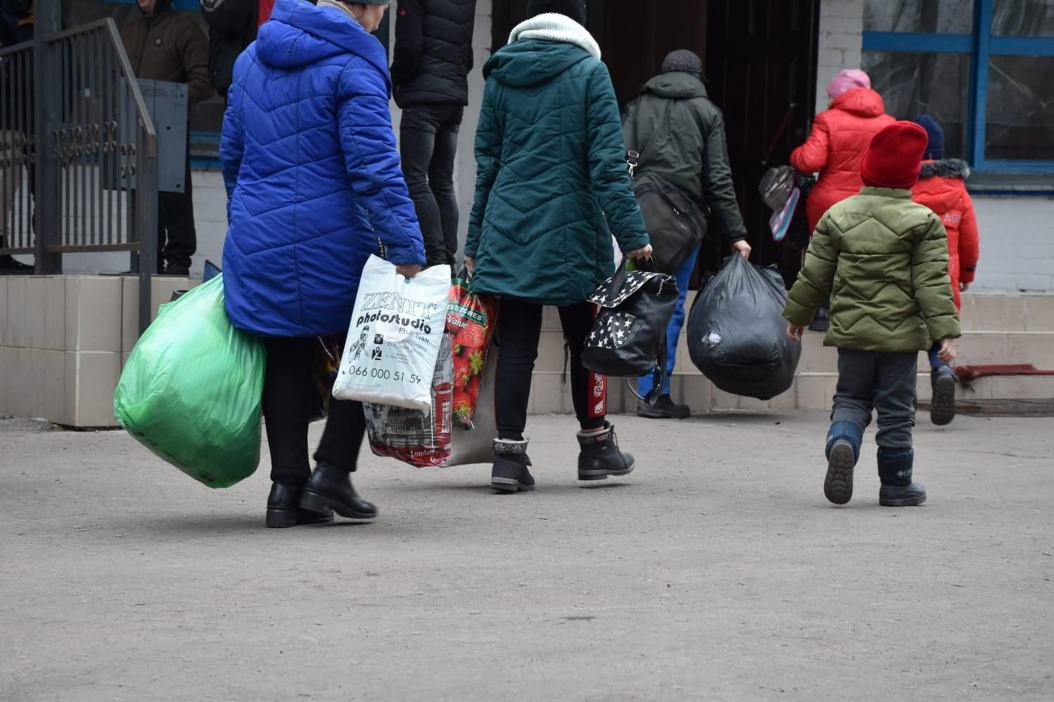 Волноваху пятый день ровняют с землей, эвакуировали более 300 человек, – Кириленко - 24 Канал