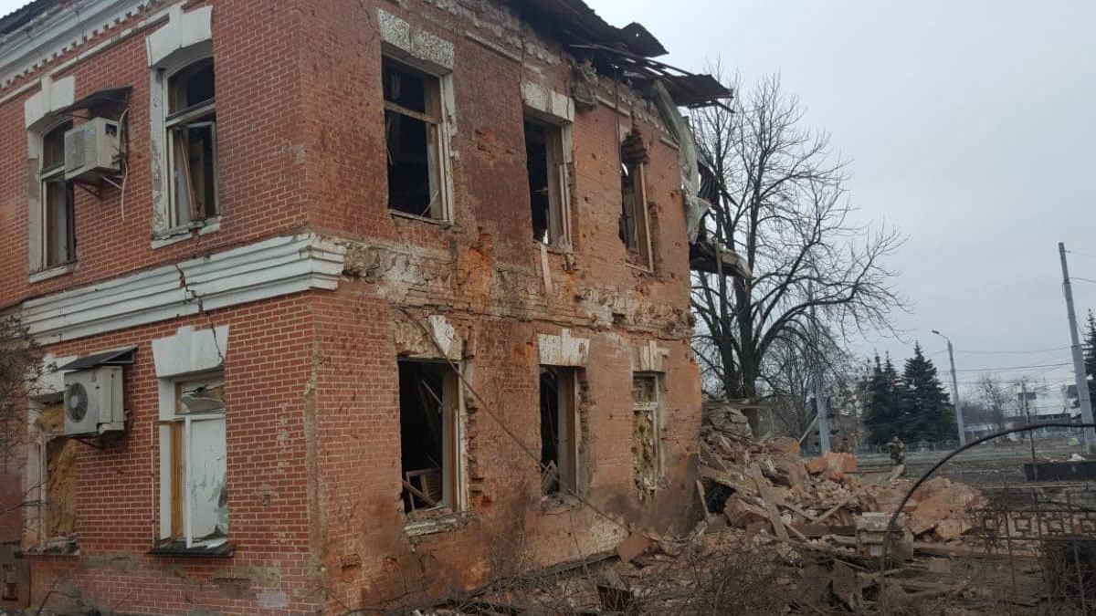 Последствия обстрелов Харьковского авиазавода: предварительно – есть погибшие и раненые - 24 Канал Последствия обстрелов Харьковского авиазавода: предварительно – есть погибшие и раненые - 24 Канал