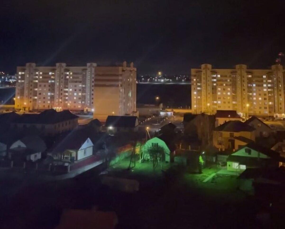 Білоруси кажуть, що чують гули винищувачів: відео з місця події - 24 Канал Білоруси кажуть, що чують гули винищувачів: відео з місця події - 24 Канал