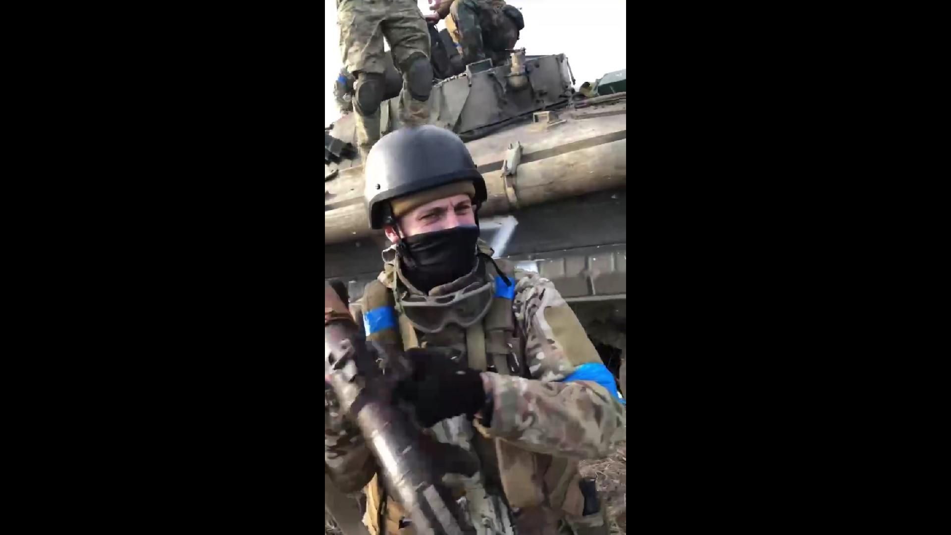 Українці завдали нищівного удару рашистам під Маріуполем: серед трофеїв – танки окупантів - 24 Канал Українці завдали нищівного удару рашистам під Маріуполем: серед трофеїв – танки окупантів - 24 Канал