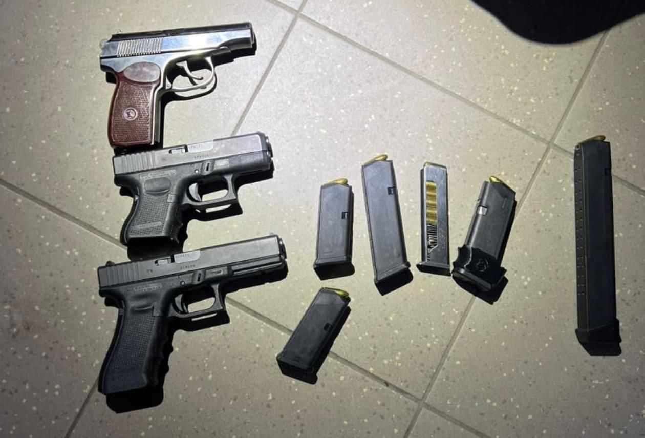 Озброєний чоловік з посвідченням прокурора: у ДПСУ розповіли про порушників на кордоні - 24 Канал Озброєний чоловік з посвідченням прокурора: у ДПСУ розповіли про порушників на кордоні - 24 Канал