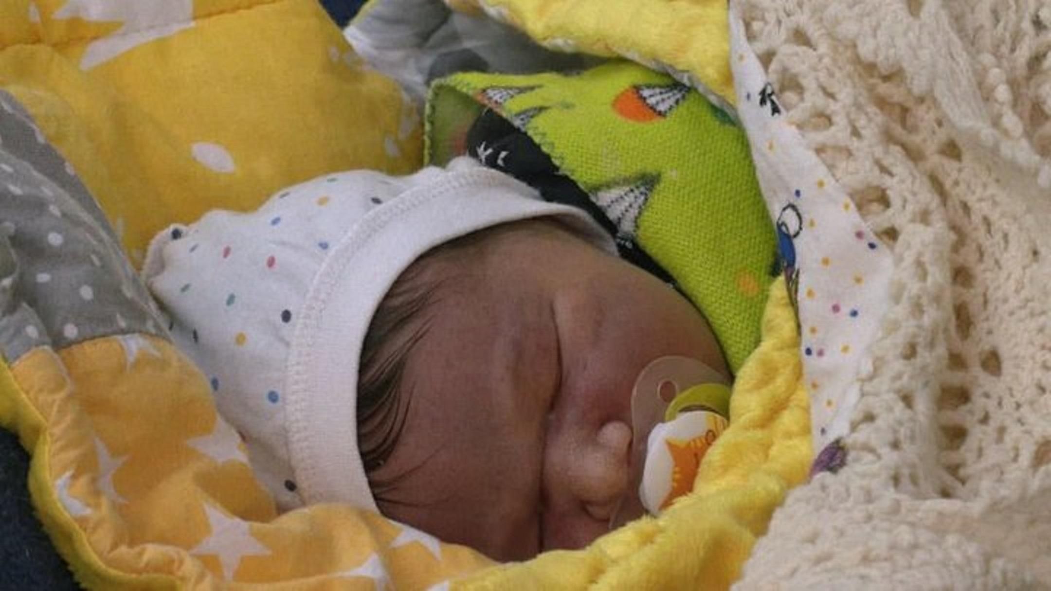 У Чернігові під обстрілами народилися дві трійні - 24 Канал У Чернігові під обстрілами народилися дві трійні - 24 Канал