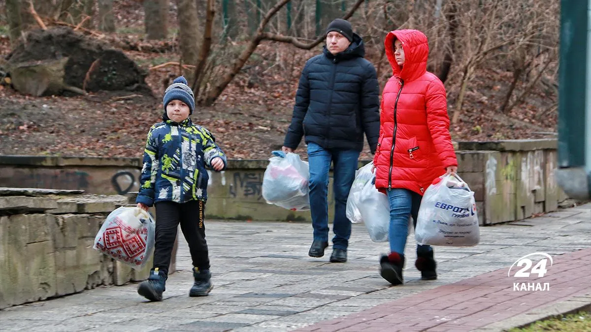 біженці, гуманітарна допомога, львів, люди, дитина, війна