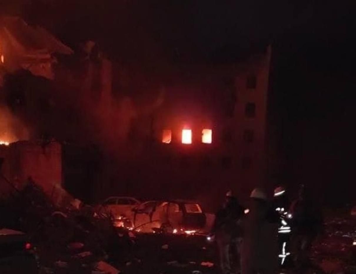 В Харькове снаряд попал в общежитие для семей военных - 24 Канал В Харькове снаряд попал в общежитие для семей военных - 24 Канал