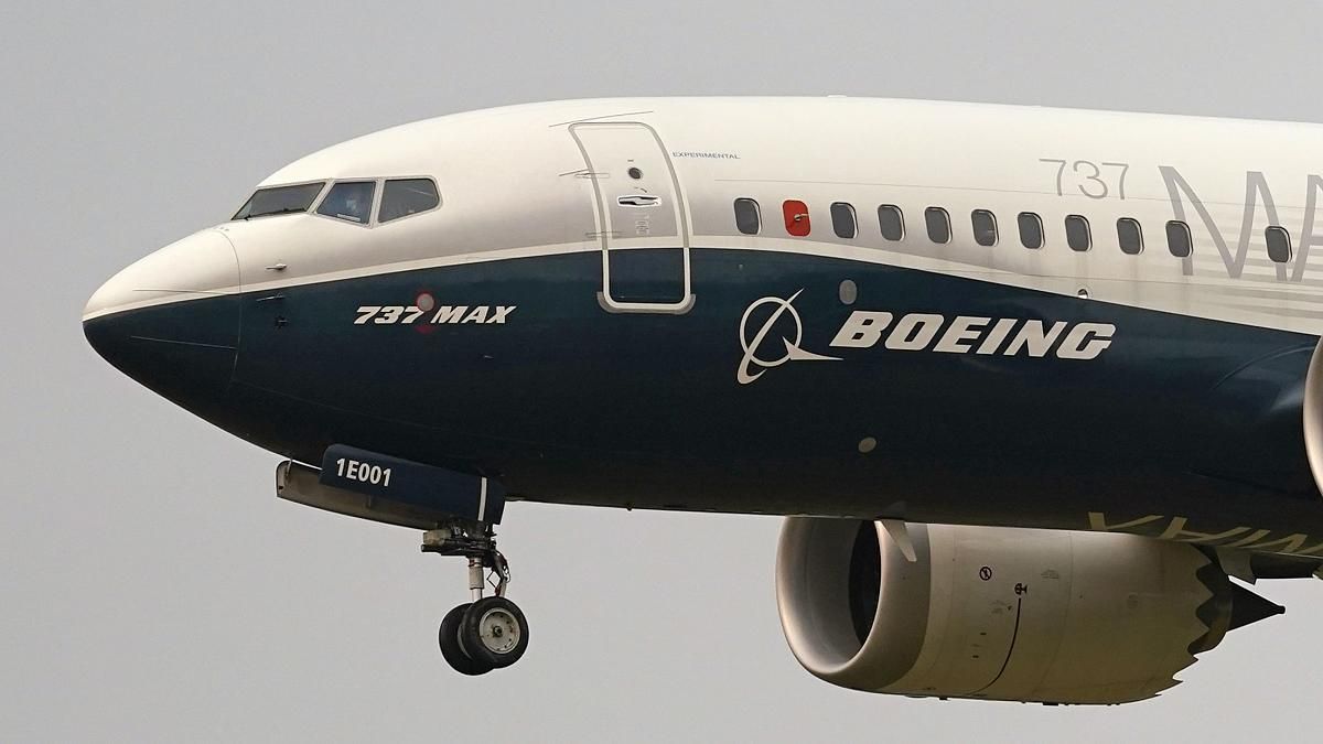 Літатимуть лише усі сні: Boeing зупинив обслуговування та техпідтримку російських авіакомпаній - 24 Канал Літатимуть лише усі сні: Boeing зупинив обслуговування та техпідтримку російських авіакомпаній - 24 Канал