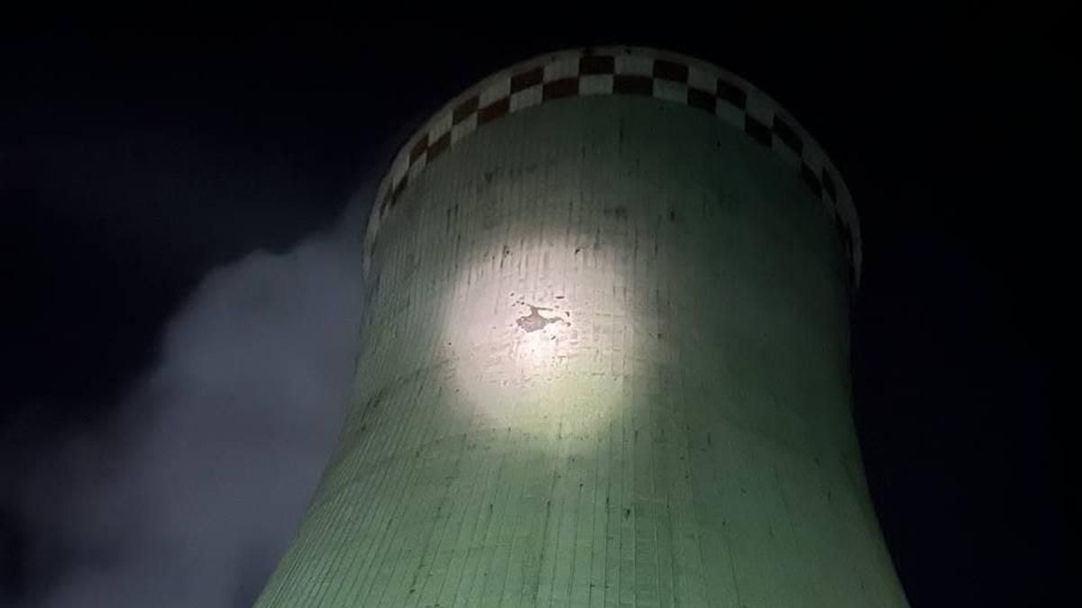 Окупанти обстріляли Зуївську ТЕС: є незначні пошкодження - 24 Канал Окупанти обстріляли Зуївську ТЕС: є незначні пошкодження - 24 Канал