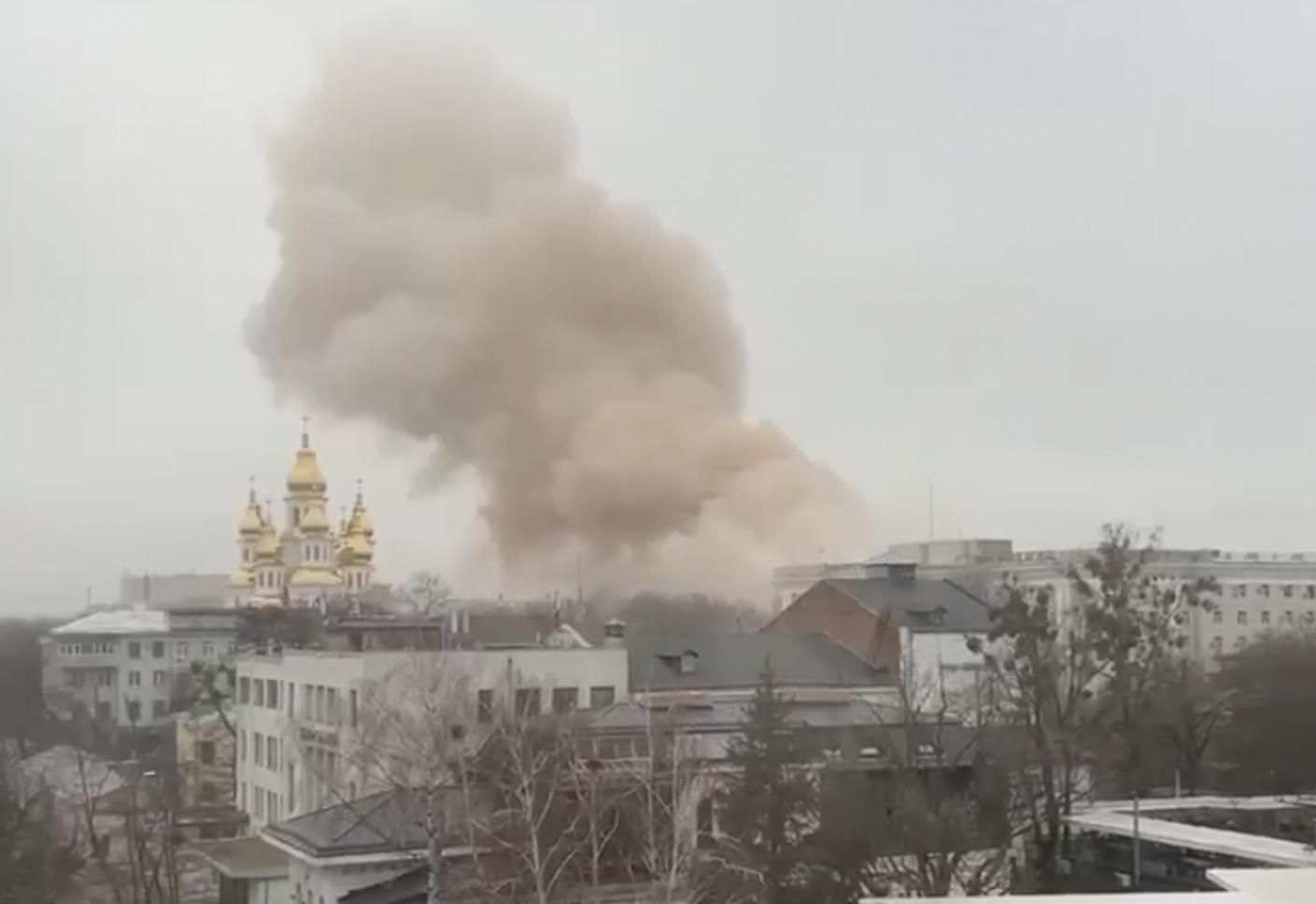 В Харькове – взрыв возле здания главного управления Нацполиции и областного СБУ