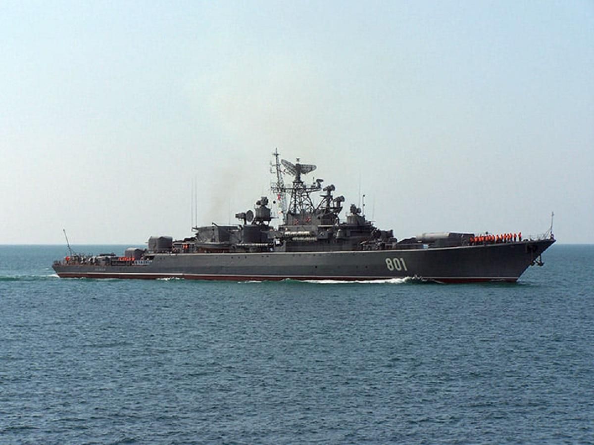 ВМФ России – пираты XXI века: оккупанты прикрываются гражданскими судами как живым щитом