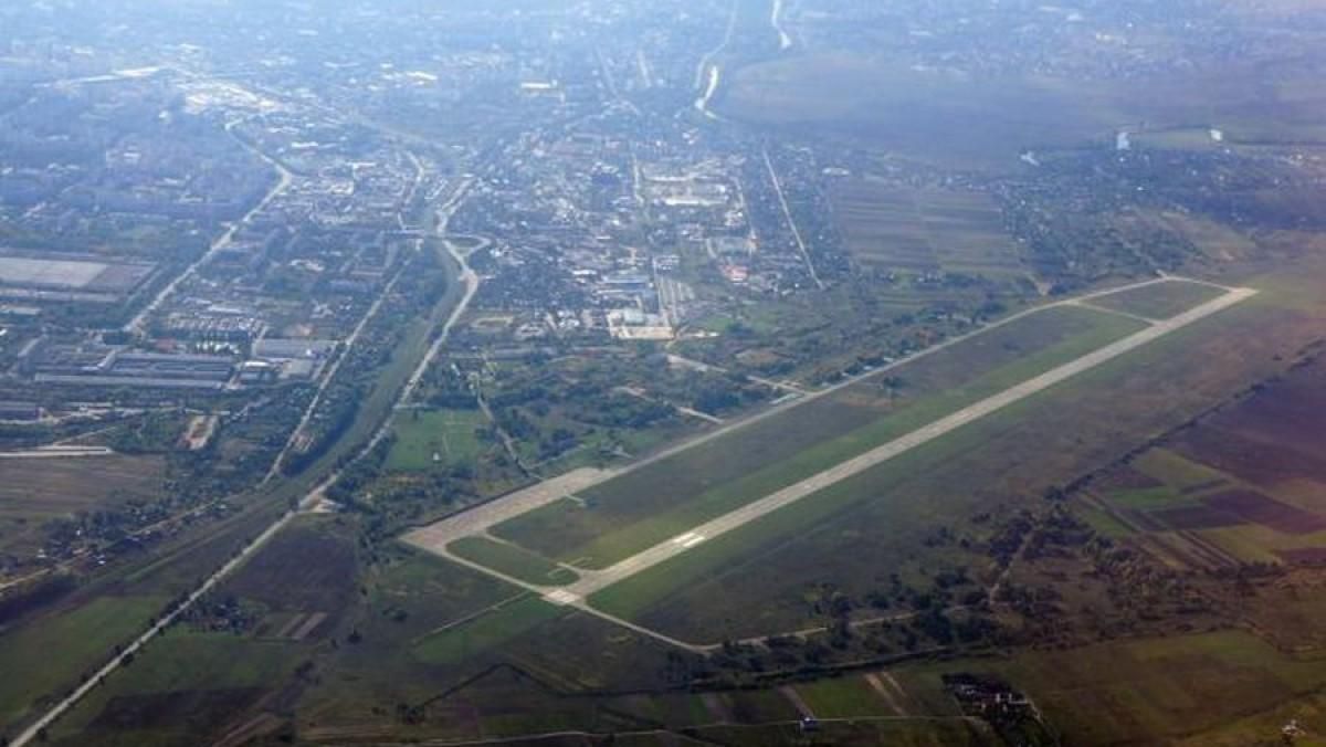 Територія аеродрому в Умані замінована: наближатись категорично заборонено - 24 Канал Територія аеродрому в Умані замінована: наближатись категорично заборонено - 24 Канал