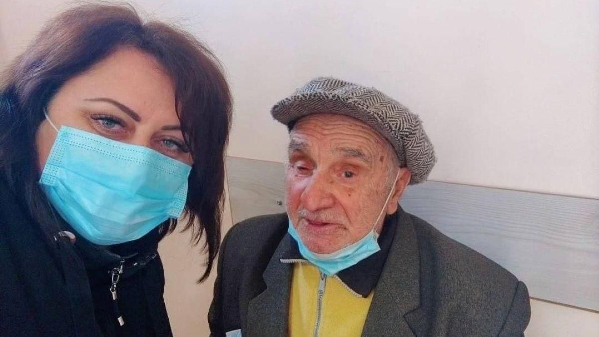 Цей народ не здолати: дідусь перерахував армії понад 100 тисяч гривень - 24 Канал Цей народ не здолати: дідусь перерахував армії понад 100 тисяч гривень - 24 Канал