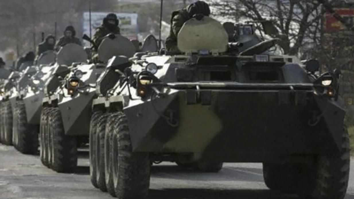 Антонівським мостом під Херсоном рухається велика колона російської військової техніки - 24 Канал Антонівським мостом під Херсоном рухається велика колона російської військової техніки - 24 Канал