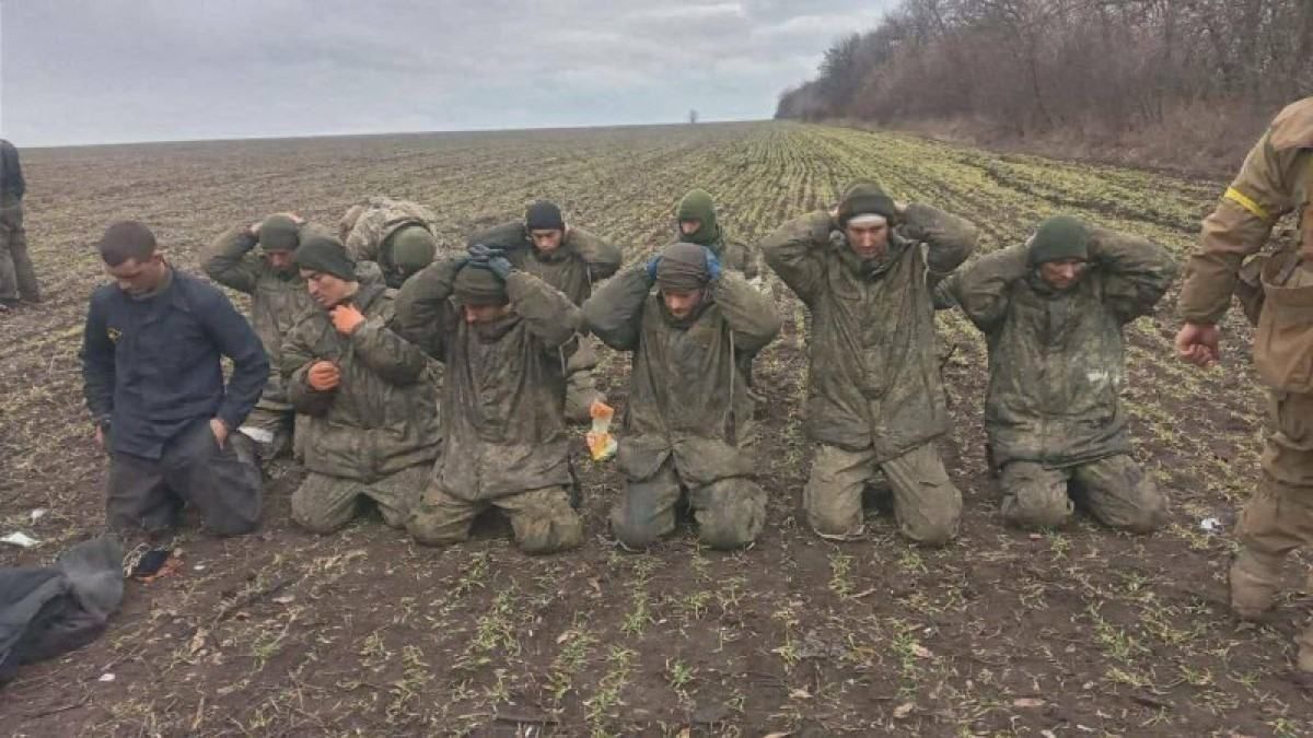 Українські військові взяли у полон окупантів на Миколаївщині: фото - 24 Канал