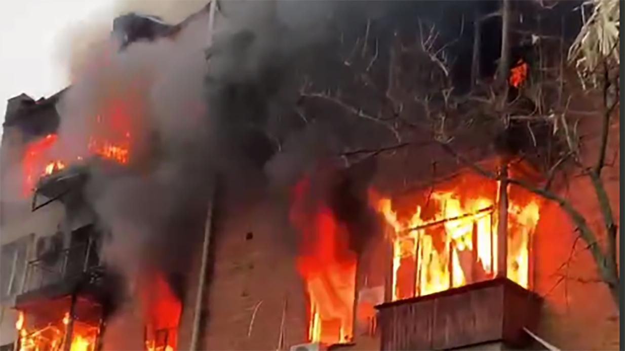 Все в огне: последствия ужасных обстрелов в Харькове Все в огне: последствия ужасных обстрелов в Харькове