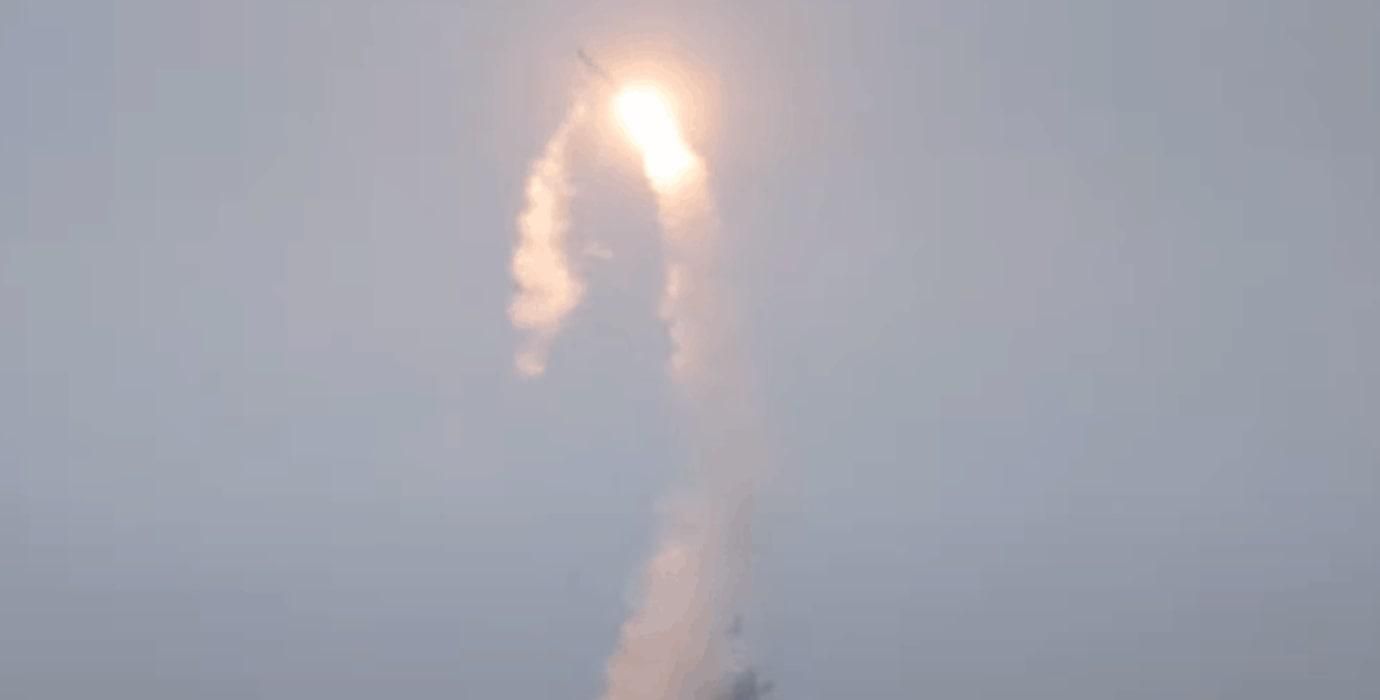 У судно під прапором Бангладешу, яке стоїть в порту Ольвія, влучила ракета Росії - 24 Канал