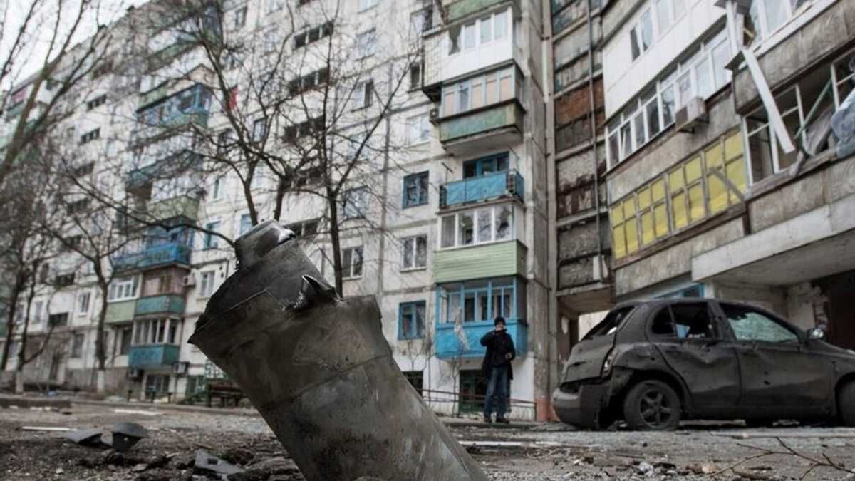 В результате массивных обстрелов российских войск значительная часть Мариуполя без воды и света В результате массивных обстрелов российских войск значительная часть Мариуполя без воды и света