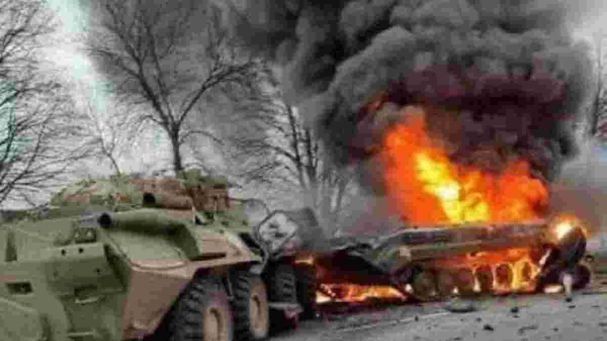 На Херсонщині ЗСУ розбили російську колону: відео ворожої техніки у вогні - 24 Канал