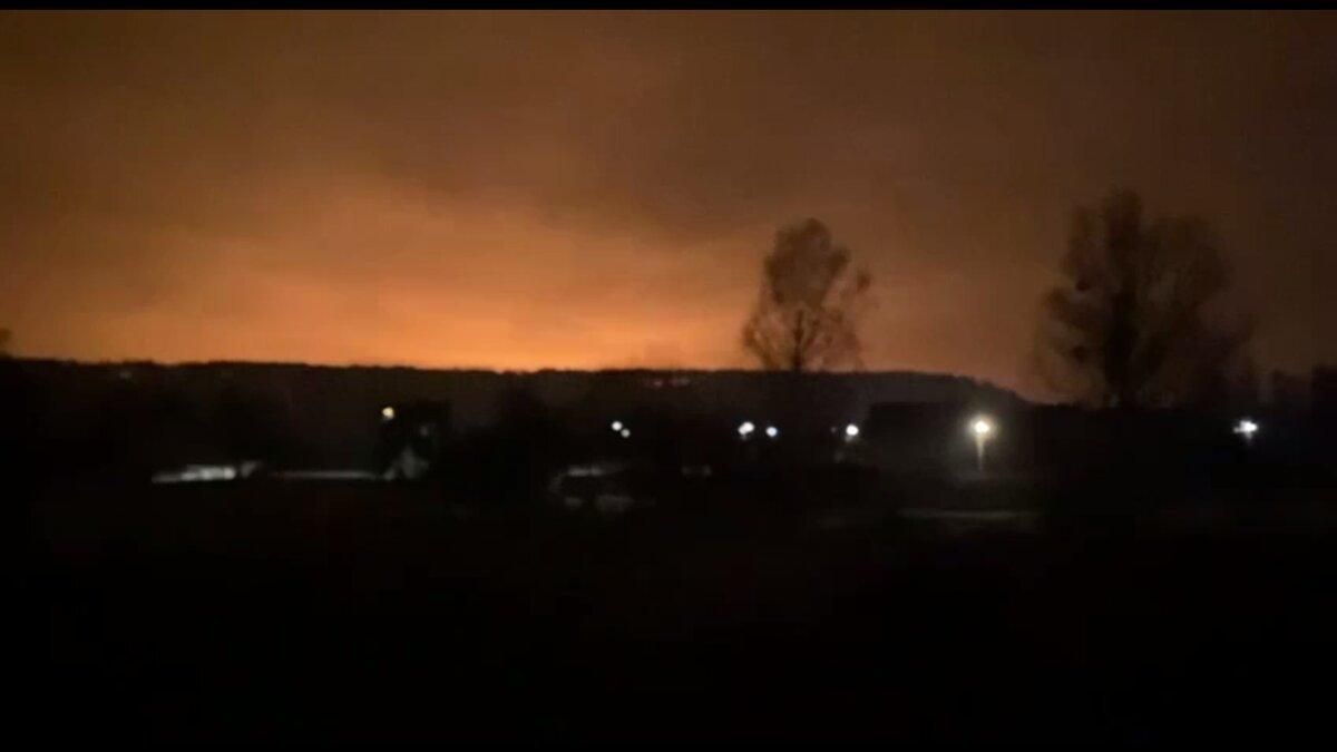 Ракета ударила возле вокзала в Киеве: раздался мощный взрыв Ракета ударила возле вокзала в Киеве: раздался мощный взрыв