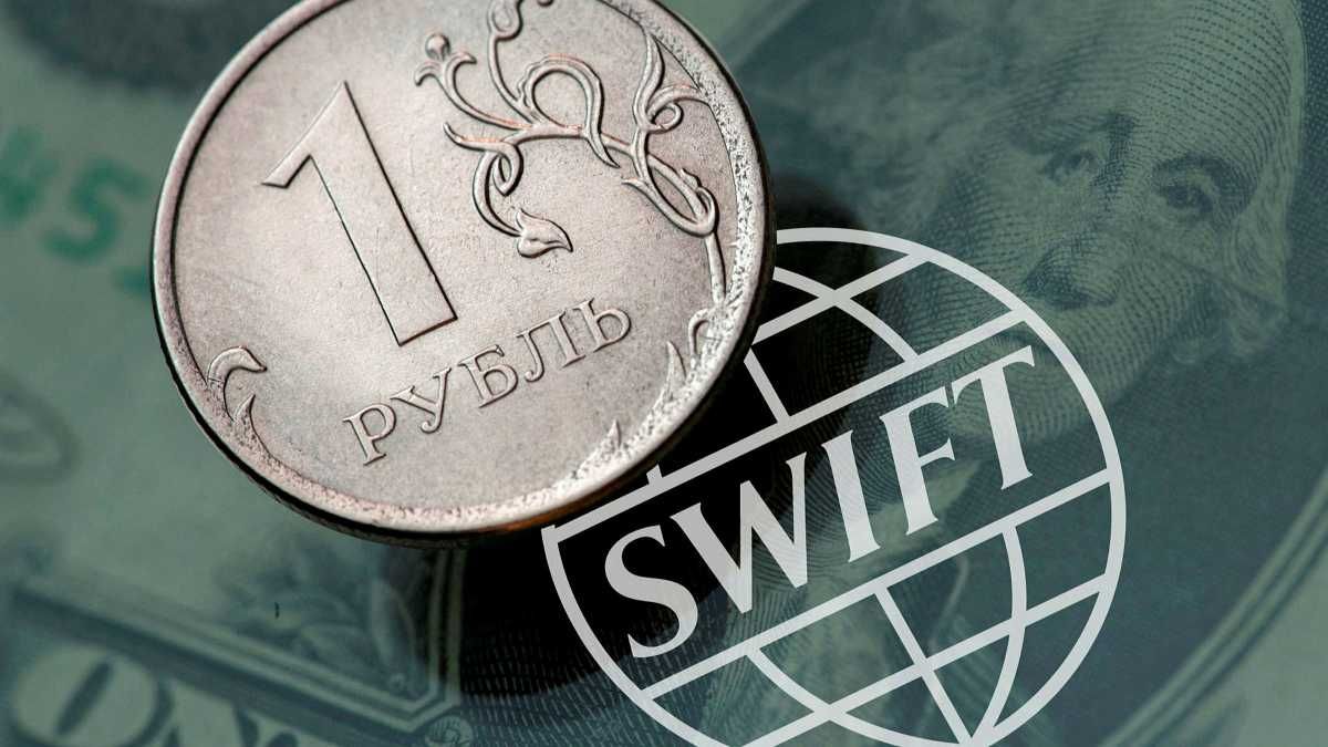 SWIFT отключит российские банки от системы 12 марта