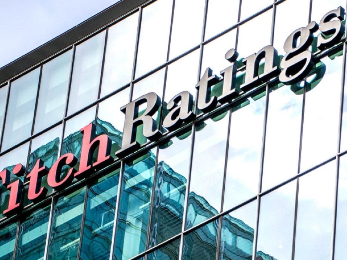 Fitch ухудшило рейтинг России до "В" с "ВВВ", может продолжить его снижение Fitch ухудшило рейтинг России до "В" с "ВВВ", может продолжить его снижение