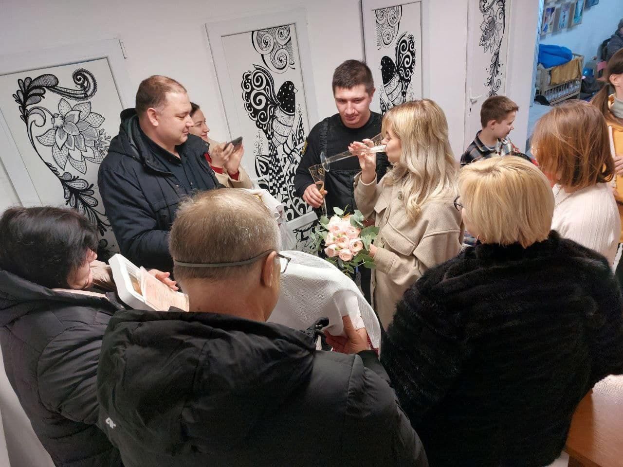 В Одесской области в бомбоубежище поженилась пара