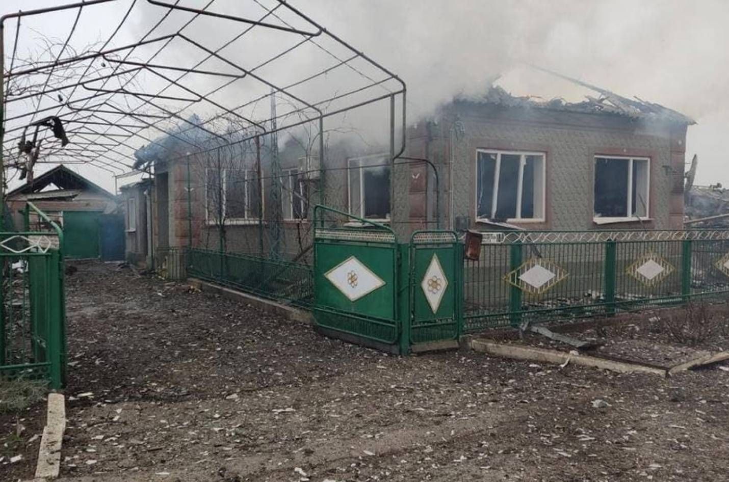 Под утро оккупанты нанесли два авиаудара в Первомайском районе Под утро оккупанты нанесли два авиаудара в Первомайском районе