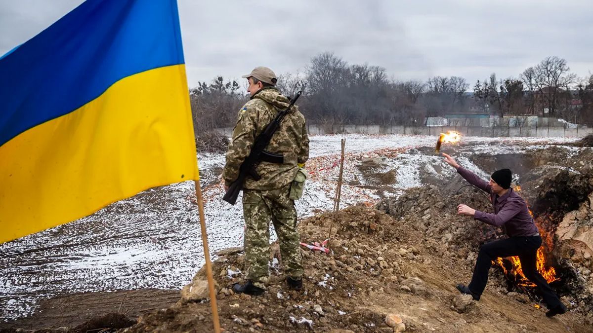 "Чорні запорожці" на Київщині ліквідували окупантів: ті одяглися у цивільних і хотіли втекти - 24 Канал "Чорні запорожці" на Київщині ліквідували окупантів: ті одяглися у цивільних і хотіли втекти - 24 Канал