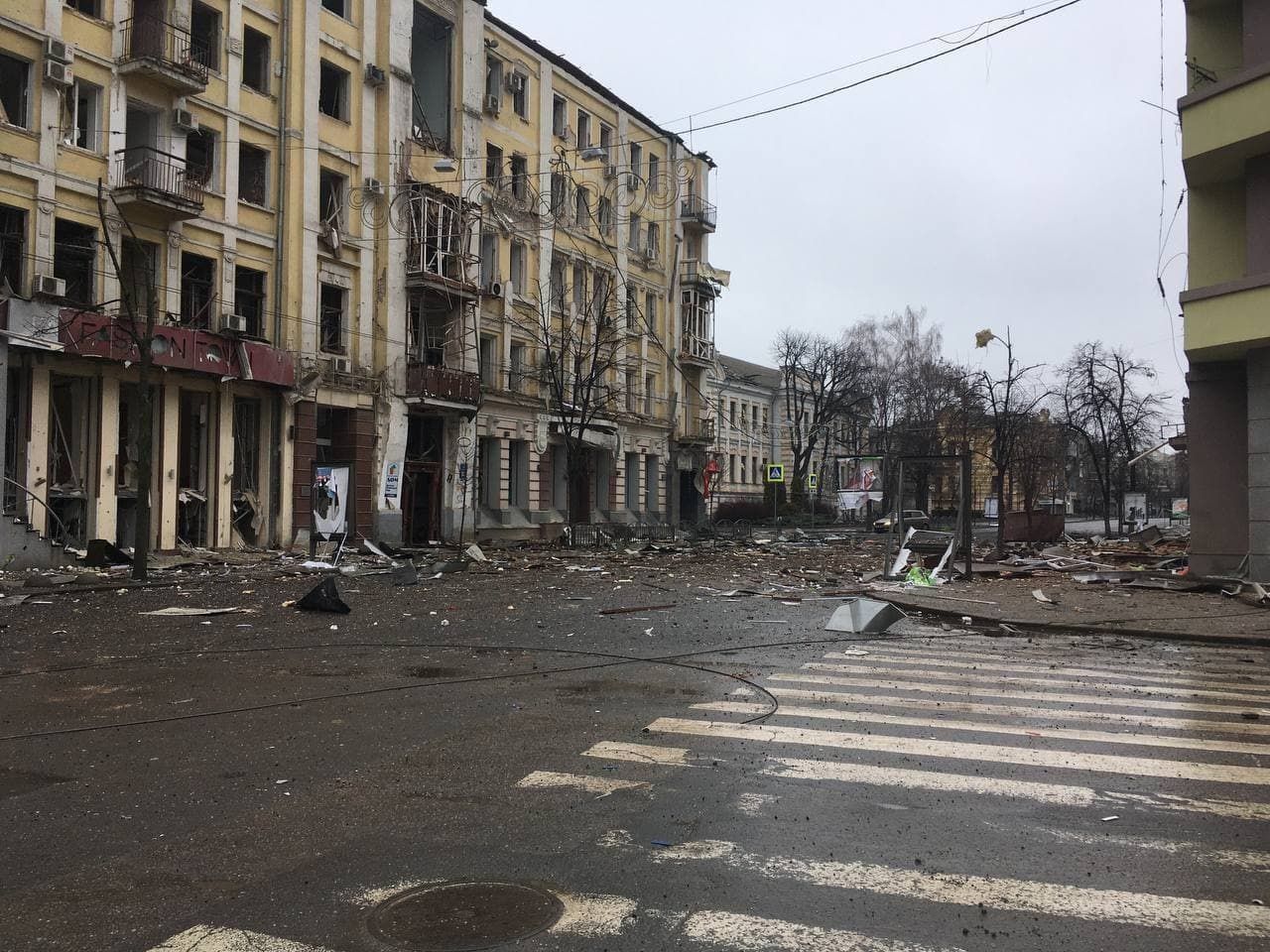 После массовых обстрелов: 54 ребенка из гимназии для незрячих эвакуировали во Львов
После массовых обстрелов: 54 ребенка из гимназии для незрячих эвакуировали во Львов