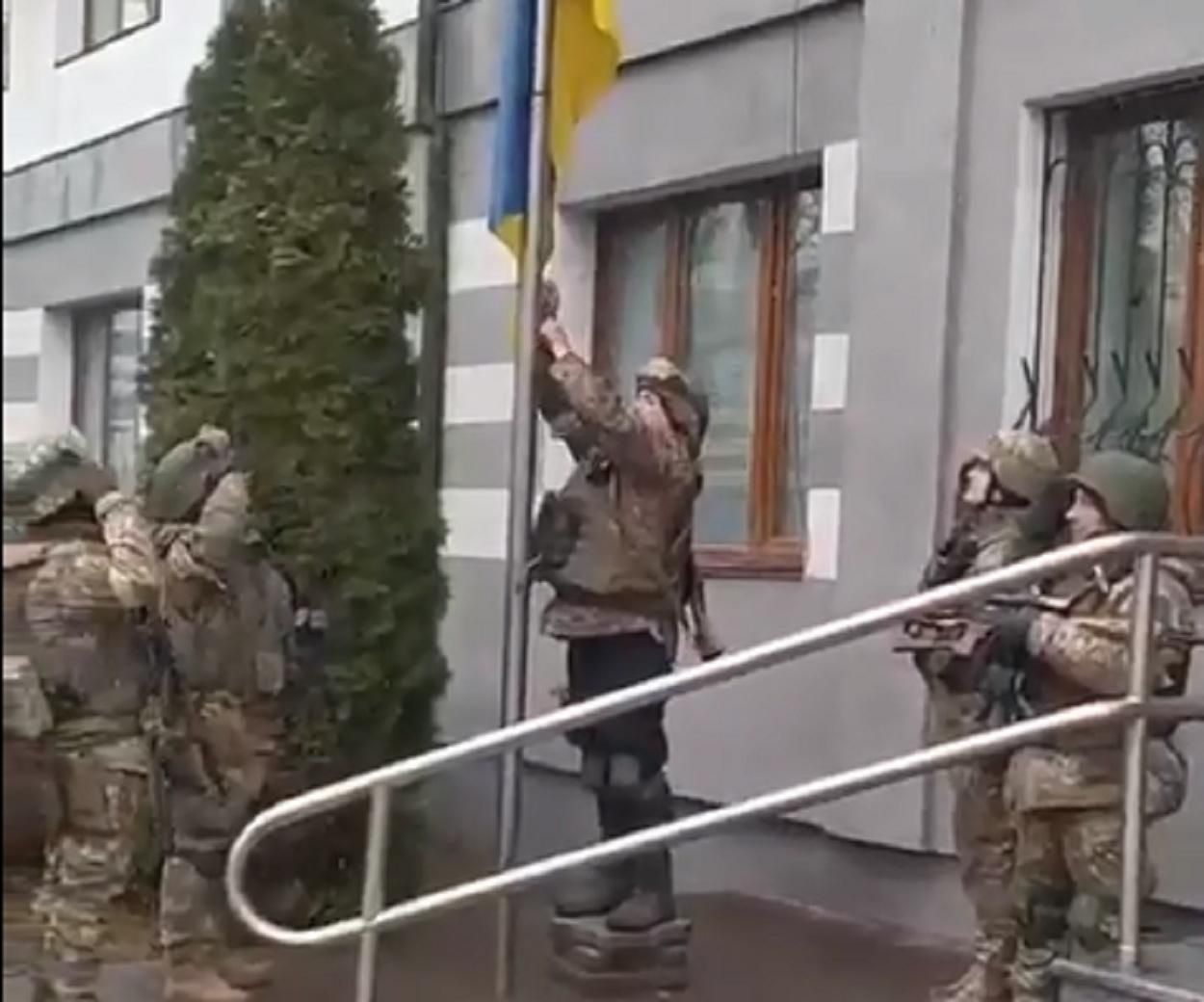 Над Бучей развевается сине-желтый флаг: вдохновенное видео Над Бучей развевается сине-желтый флаг: вдохновенное видео