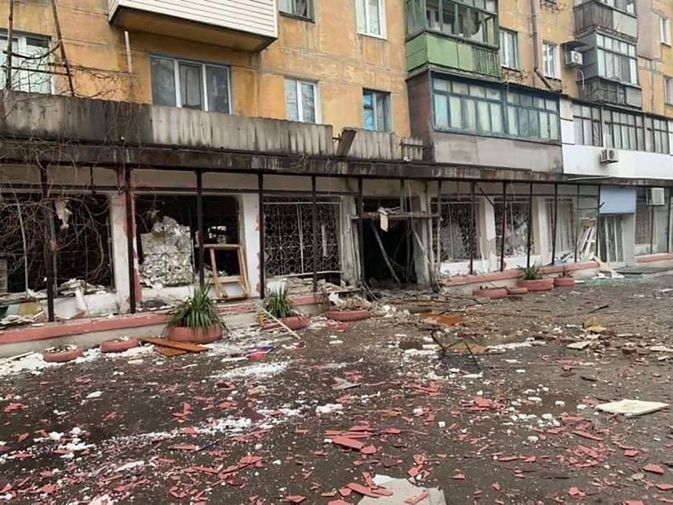 Мариуполь после непрерывного обстрела: враг цинично уничтожает город