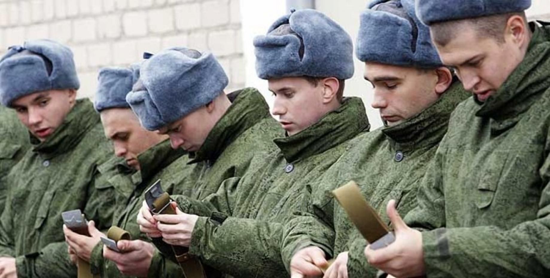 У Криму окупанти мобілізовують українців: забирають телефони та примусово відправляють воювати - 24 Канал