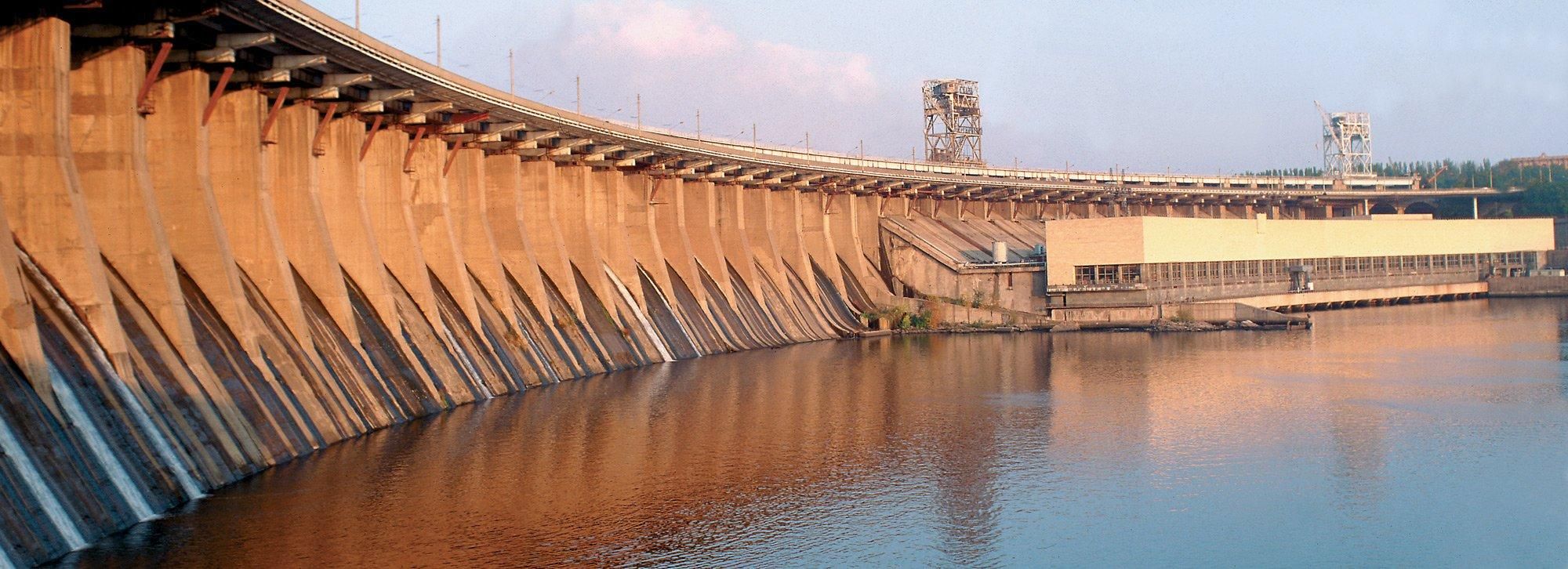 Гребля ДніпроГЕСу відкрита для пересування транспорту - 24 Канал Гребля ДніпроГЕСу відкрита для пересування транспорту - 24 Канал