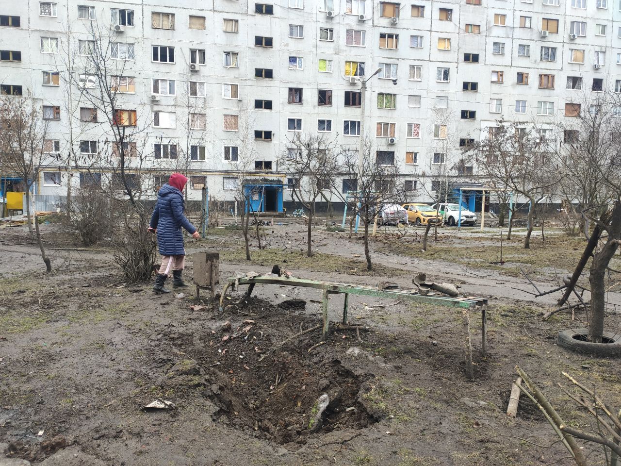 Прилетіло на дитячий майданчик: харків'яни показали наслідки атаки росіян - 24 Канал