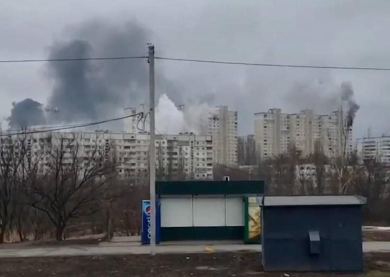 Після обстрілу Харкова російськими військами спалахнули пожежі у 40 будинках: відео - 24 Канал