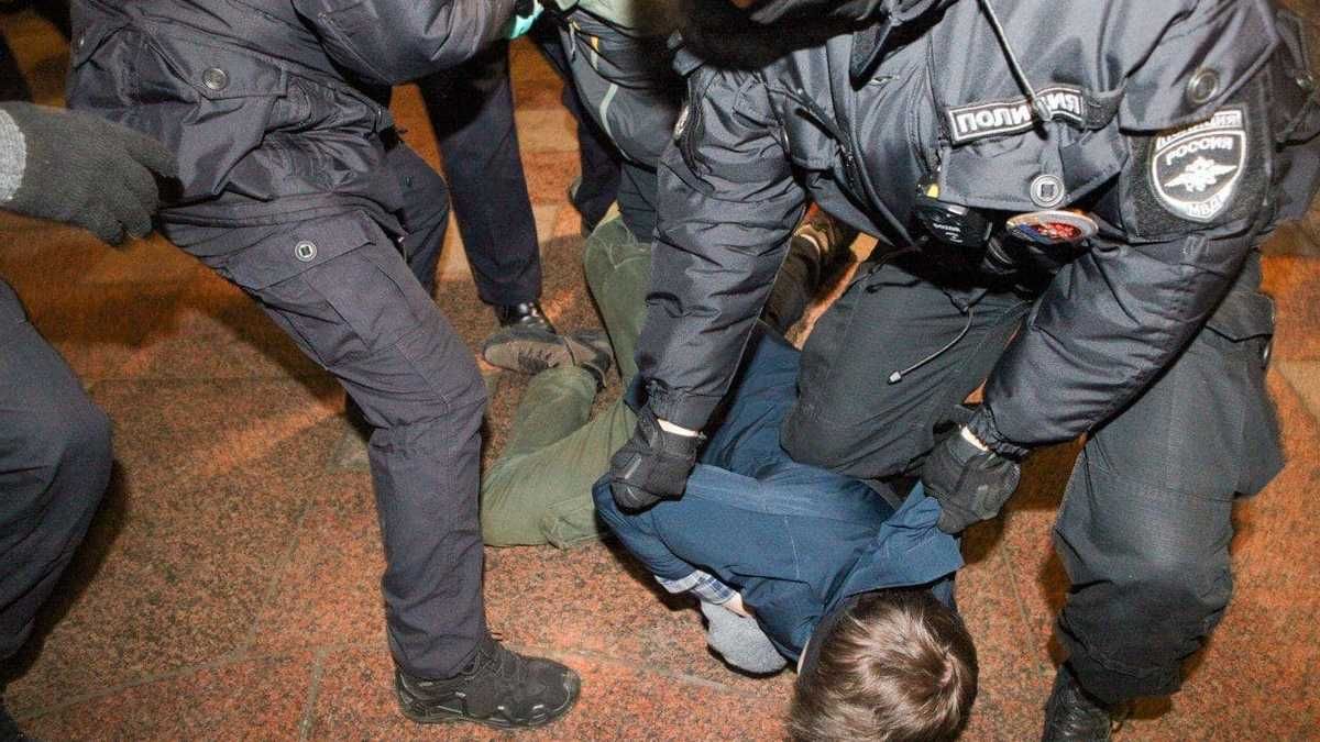 У Росії хочуть відправляти на війну тих, хто вийшов на акції проти війни - 24 Канал