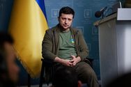Ми втрачаємо деякі містечка, – Зеленський про загарбанні території України