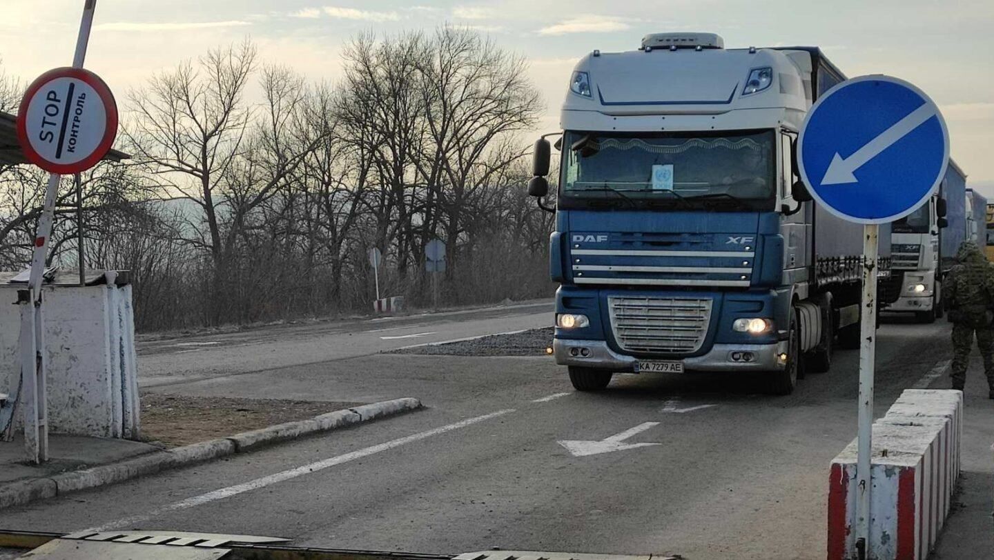 Во Львовской области ищут водителей, которые будут развозить гуманитарную помощь