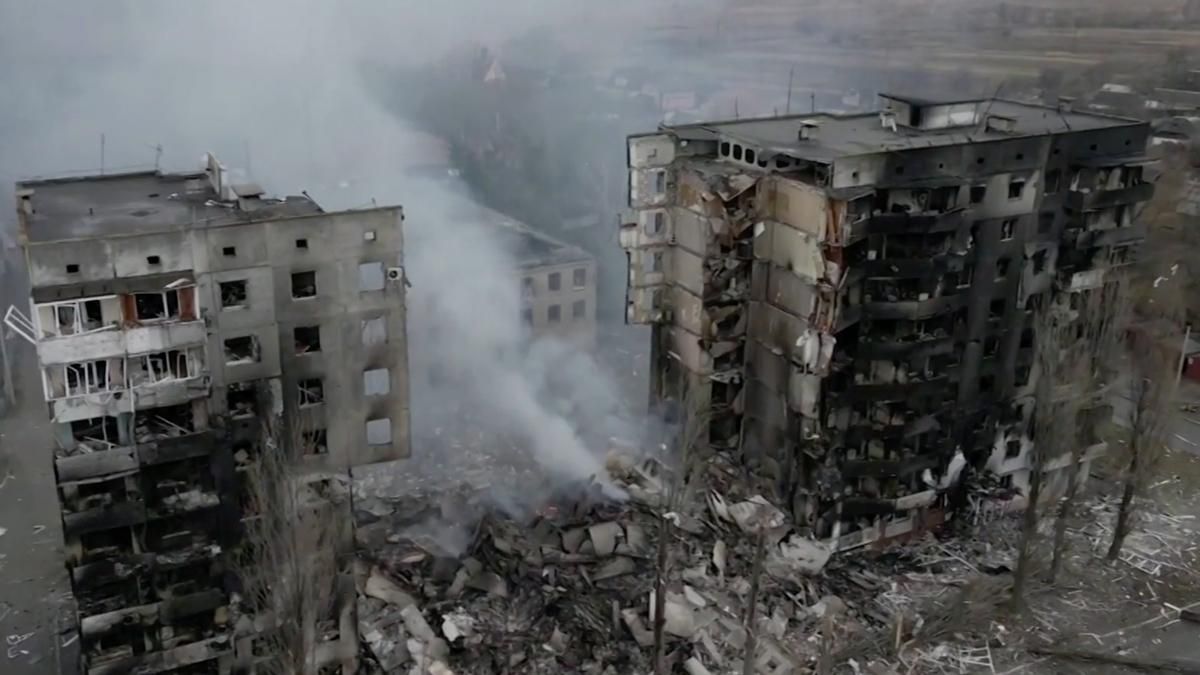 Розбомблену окупантами Бородянку показали з висоти польоту: відео - 24 Канал