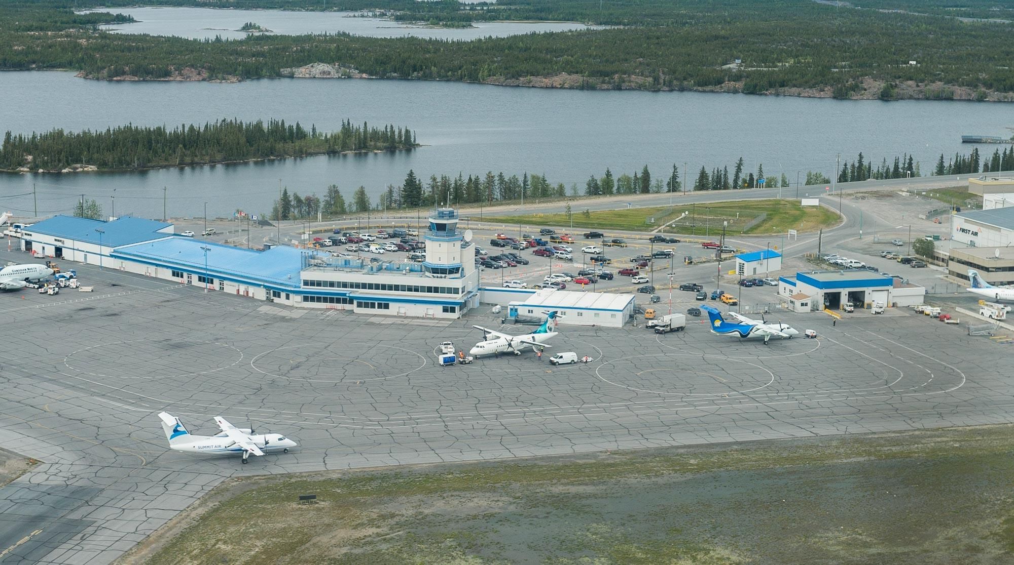 Приватний літак з росіянами на борту затримали на півночі Канади - 24 Канал Приватний літак з росіянами на борту затримали на півночі Канади - 24 Канал