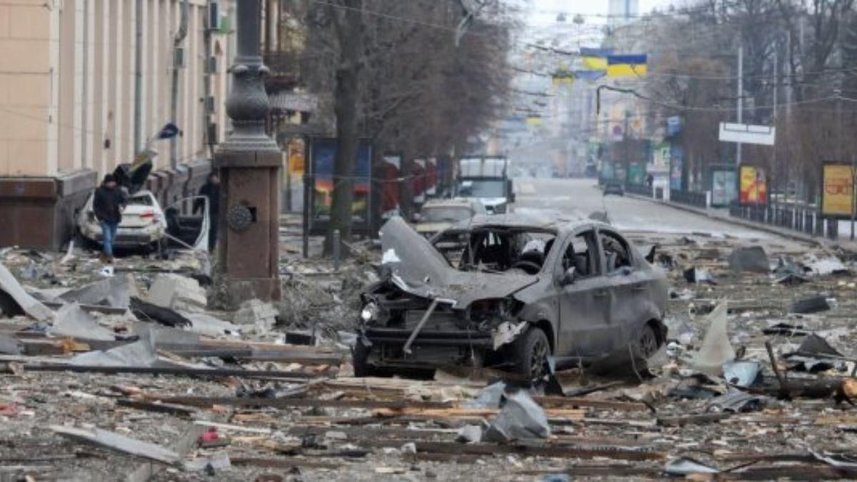 Росія продовжує бомбити Харків, перетворюючи його у Грозний, – Арестович - 24 Канал