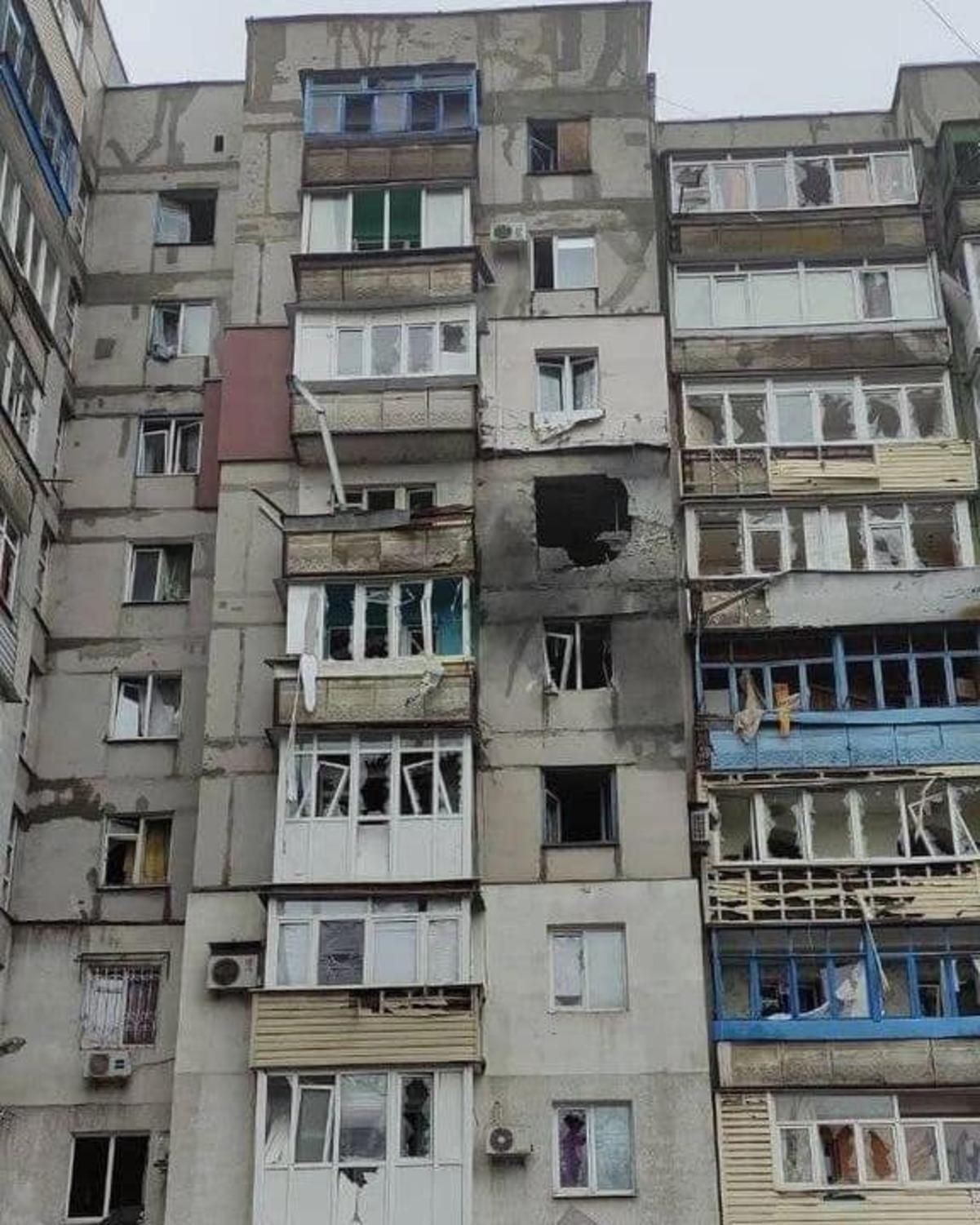 Оккупанты продолжают непрерывно бомбить Мариуполь: ситуация в городе сложная Оккупанты продолжают непрерывно бомбить Мариуполь: ситуация в городе сложная