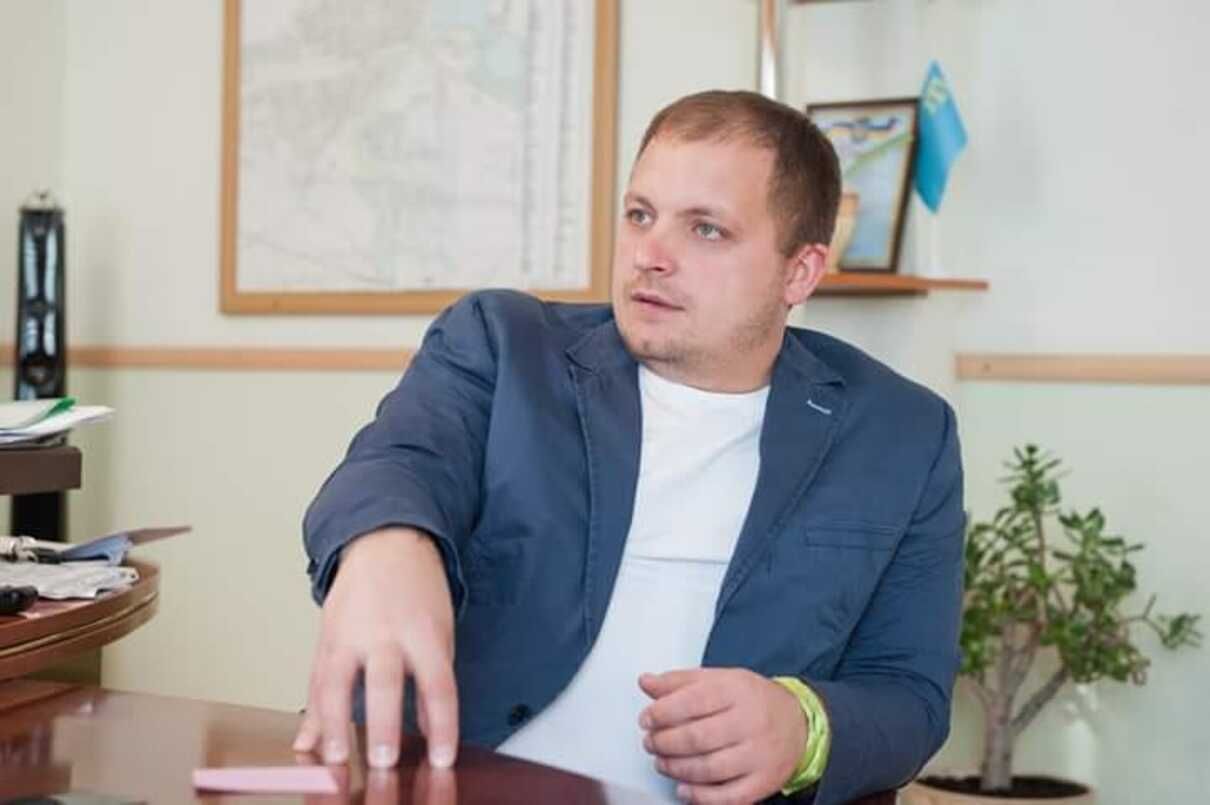 Проголосовал двумя руками за борьбу, – мэр Конотопа заявил, что не сдавал город - 24 Канал Проголосовал двумя руками за борьбу, – мэр Конотопа заявил, что не сдавал город - 24 Канал