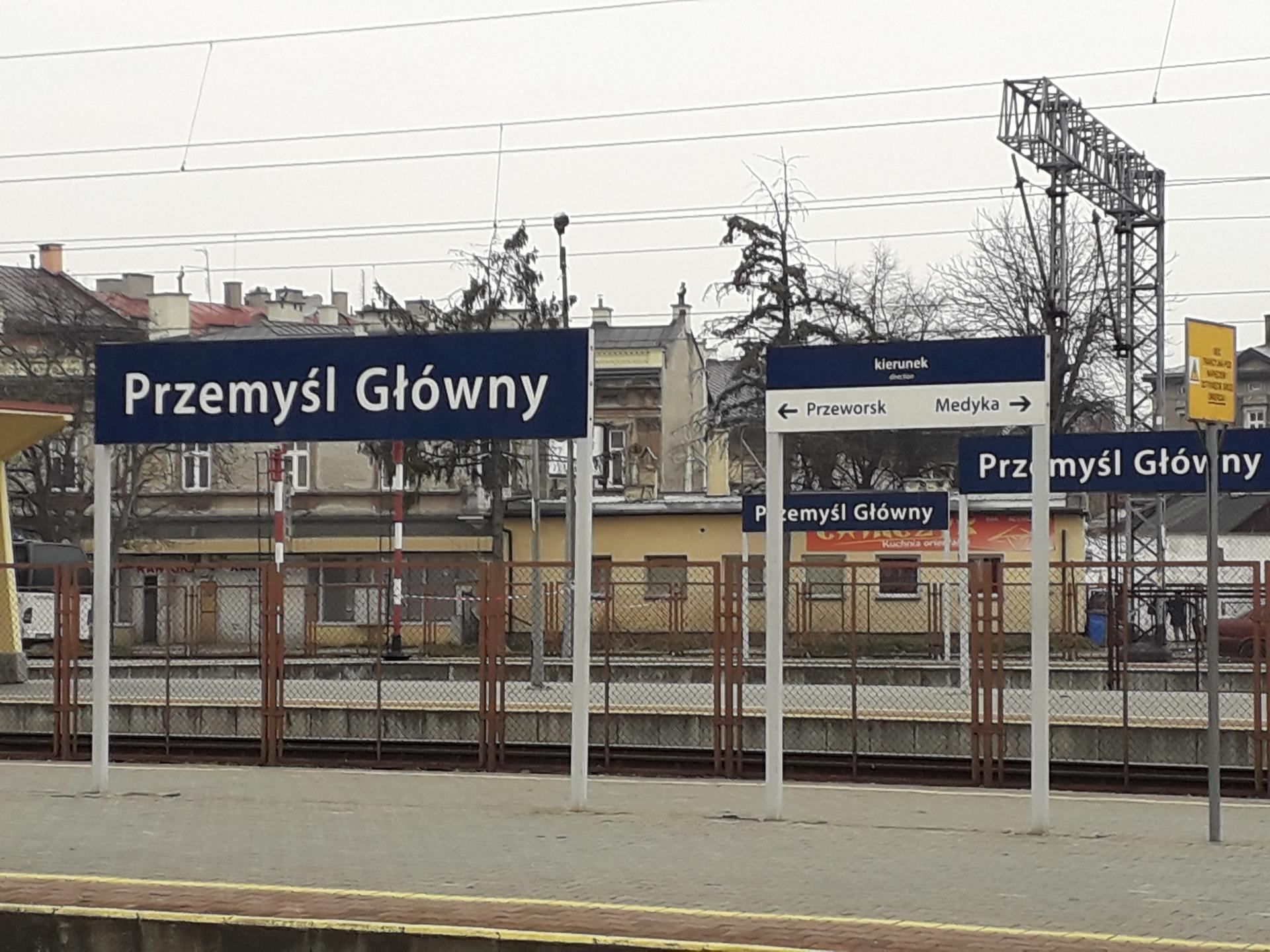 Як евакуйованим з України пасажирам орієнтуватися на залізничному вокзалі в Перемишлі: поради - 24 Канал