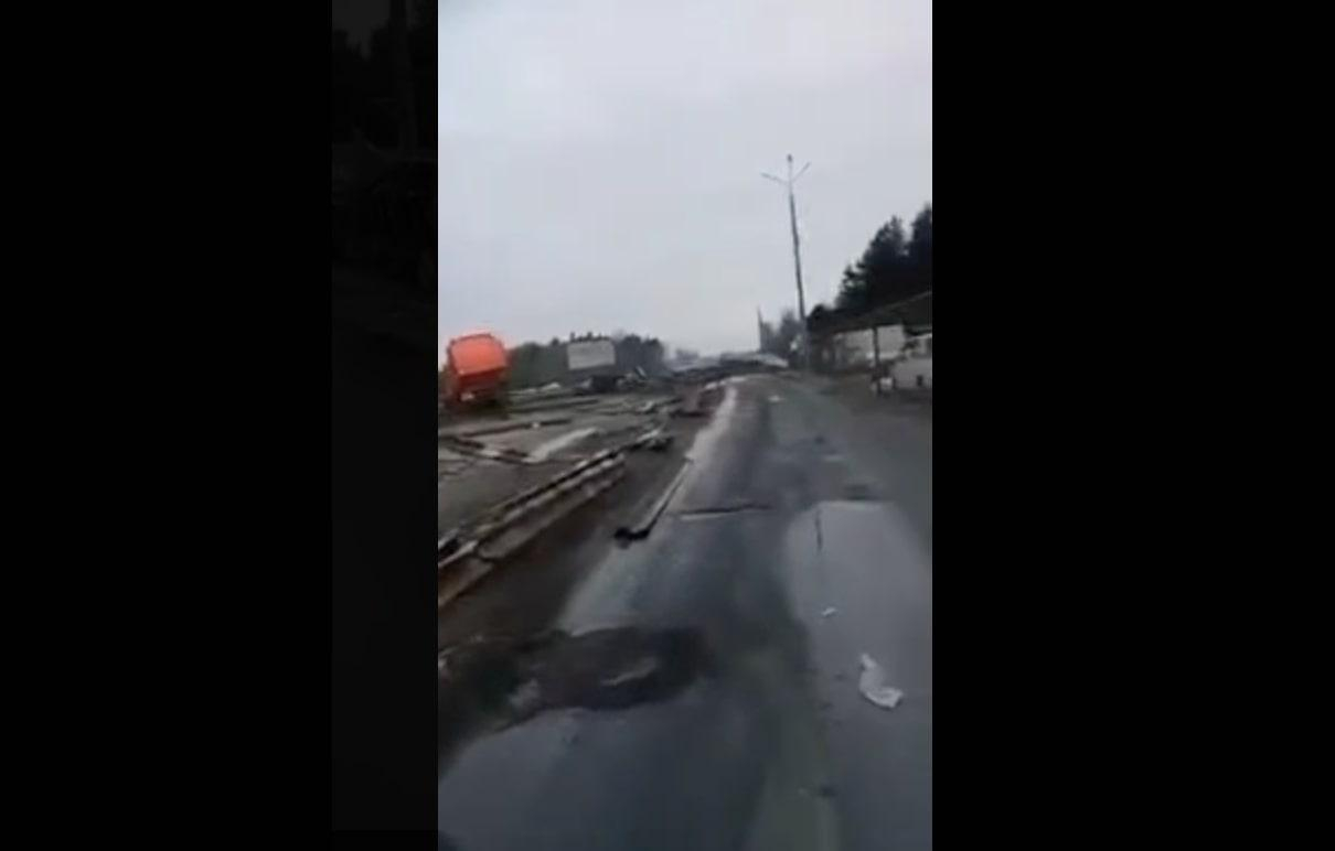 Разрушенный блокпост в Энергодаре: жуткое видео Разрушенный блокпост в Энергодаре: жуткое видео