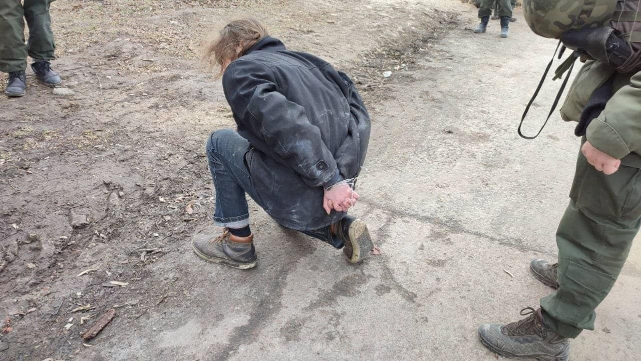 У Чернігові спіймали двох прихильників "руского міра": один був спостерігачем - 24 Канал У Чернігові спіймали двох прихильників "руского міра": один був спостерігачем - 24 Канал