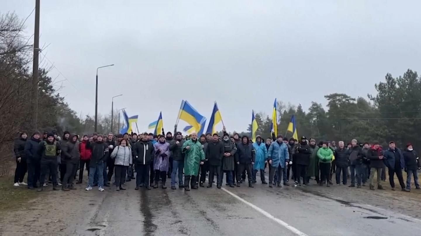 Украинцы колонной вышли в Мелитополе против врага - 24 Канал