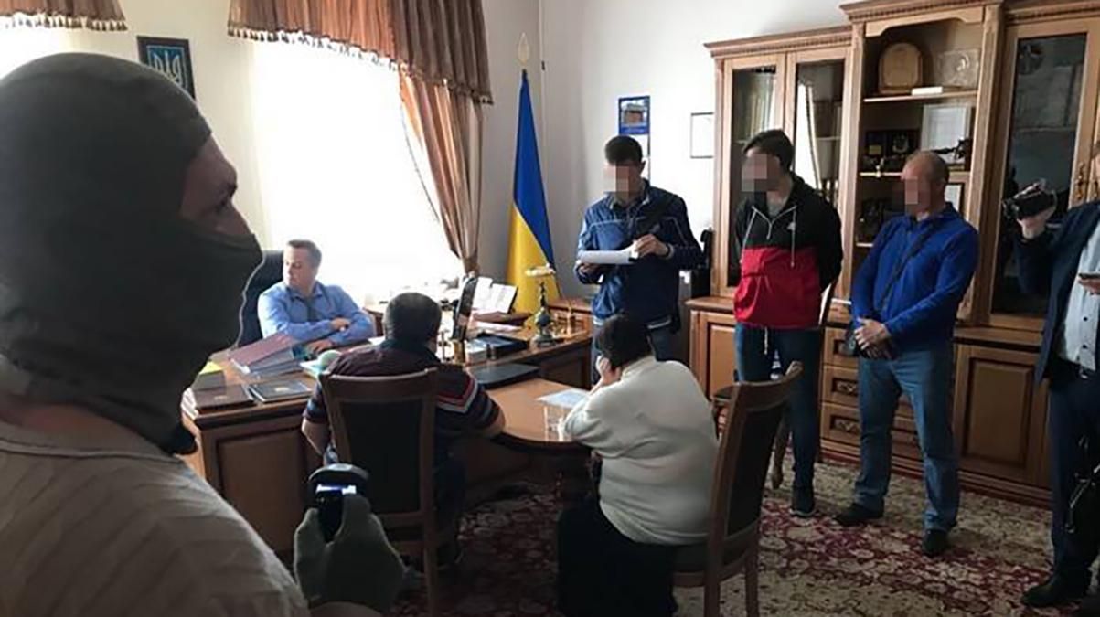 Подкуп Холодницкого: судья Подберезный попросил передать ВСУ 3 миллиона из его залога Подкуп Холодницкого: судья Подберезный попросил передать ВСУ 3 миллиона из его залога