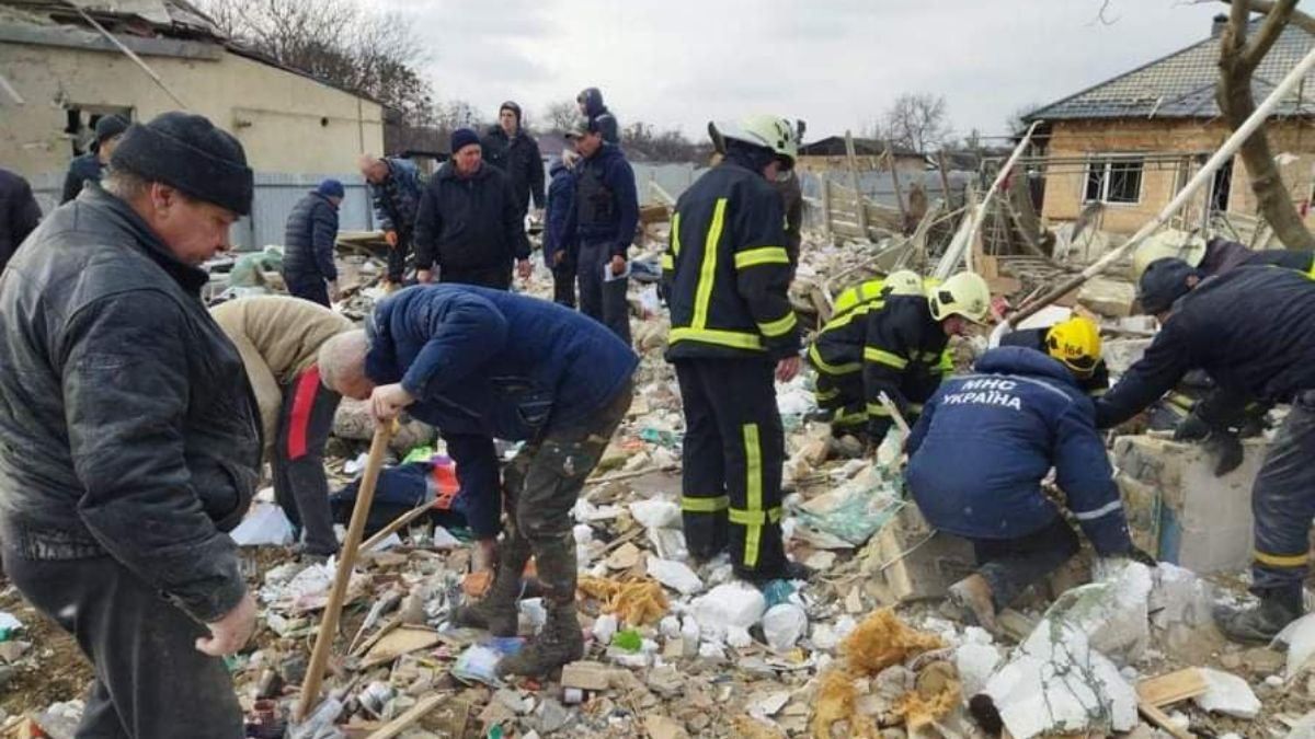 Жахливі наслідки авіаударів по Фастівщині: загинули 3 дітей - 24 Канал